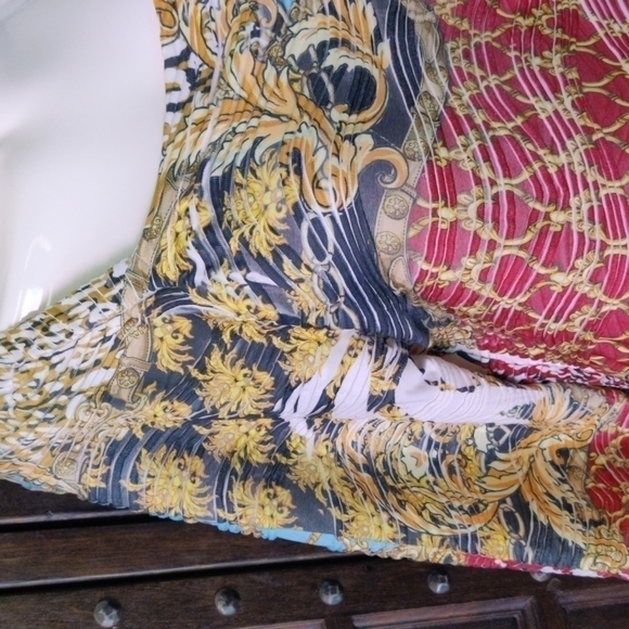 REALLY cool shirt, material is hard to explain size XL super soft and comfy - Picture 2 of 7